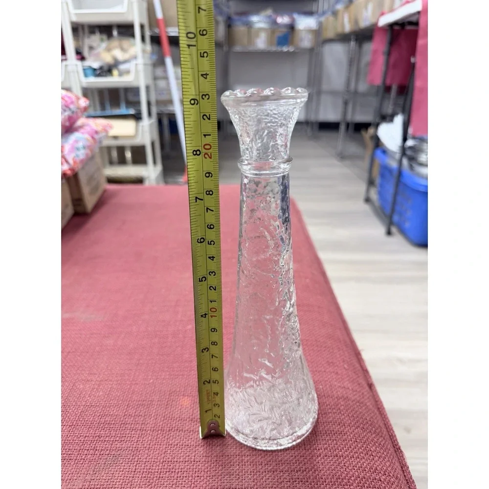 Vintage Libbey‎ of Canada Glass Bud Vase with Embossed Leaf Pattern on bottom...